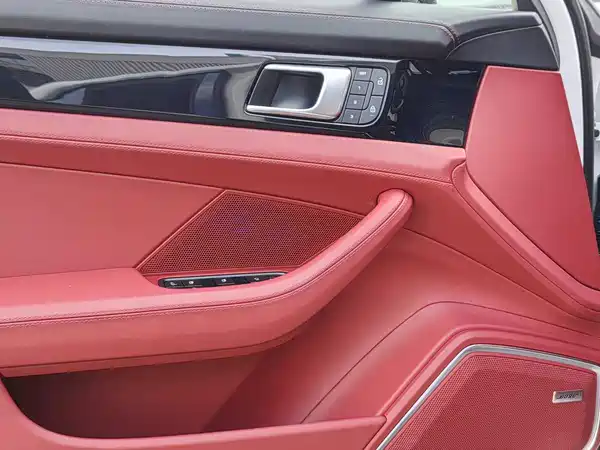 Porsche Panamera 2023
