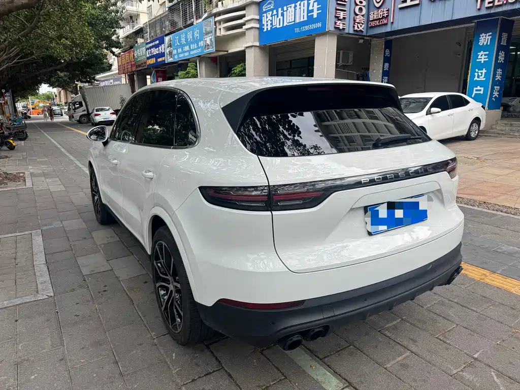 Porsche Cayenne 2022