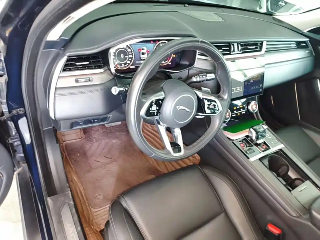 Jaguar XFL 2021 — фото 10