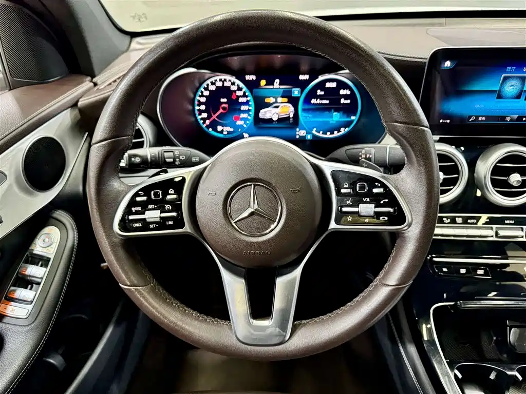 Mercedes-Benz GLC 2021 — фото 24