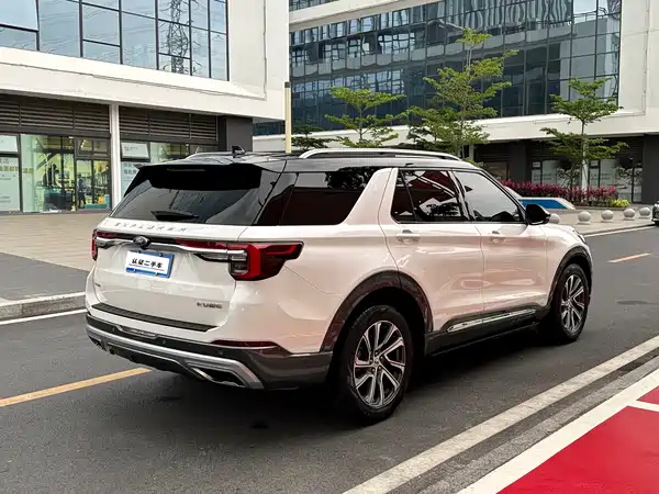 Ford Explorer 2023