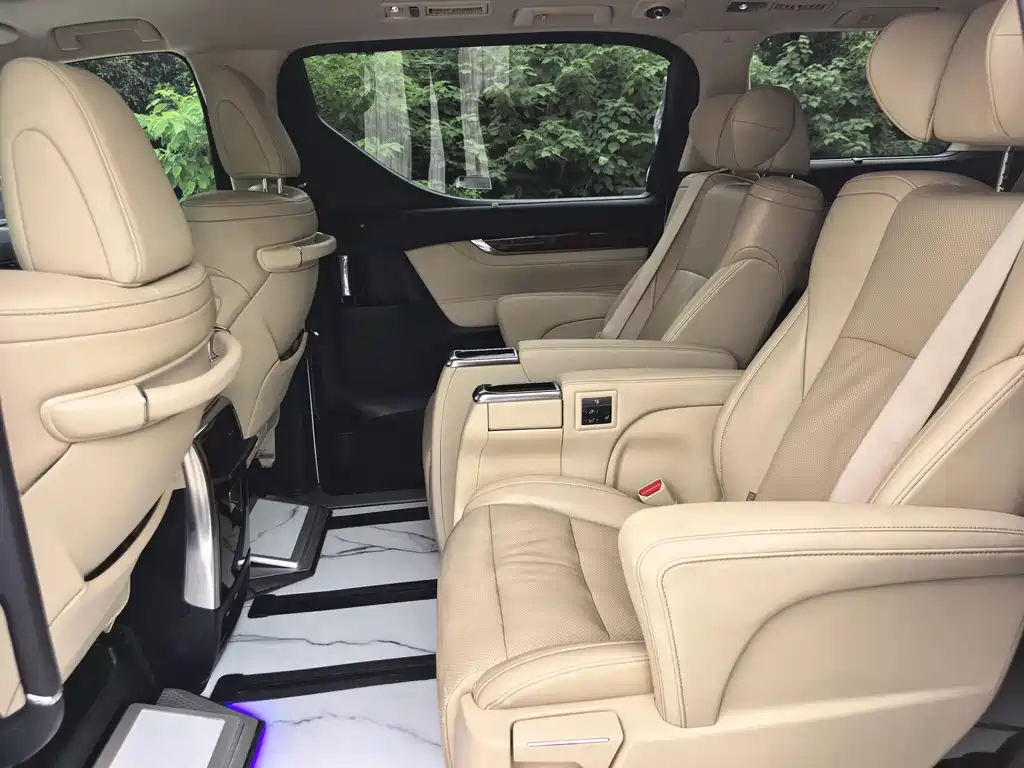 Toyota Alphard 2018 — фото 13