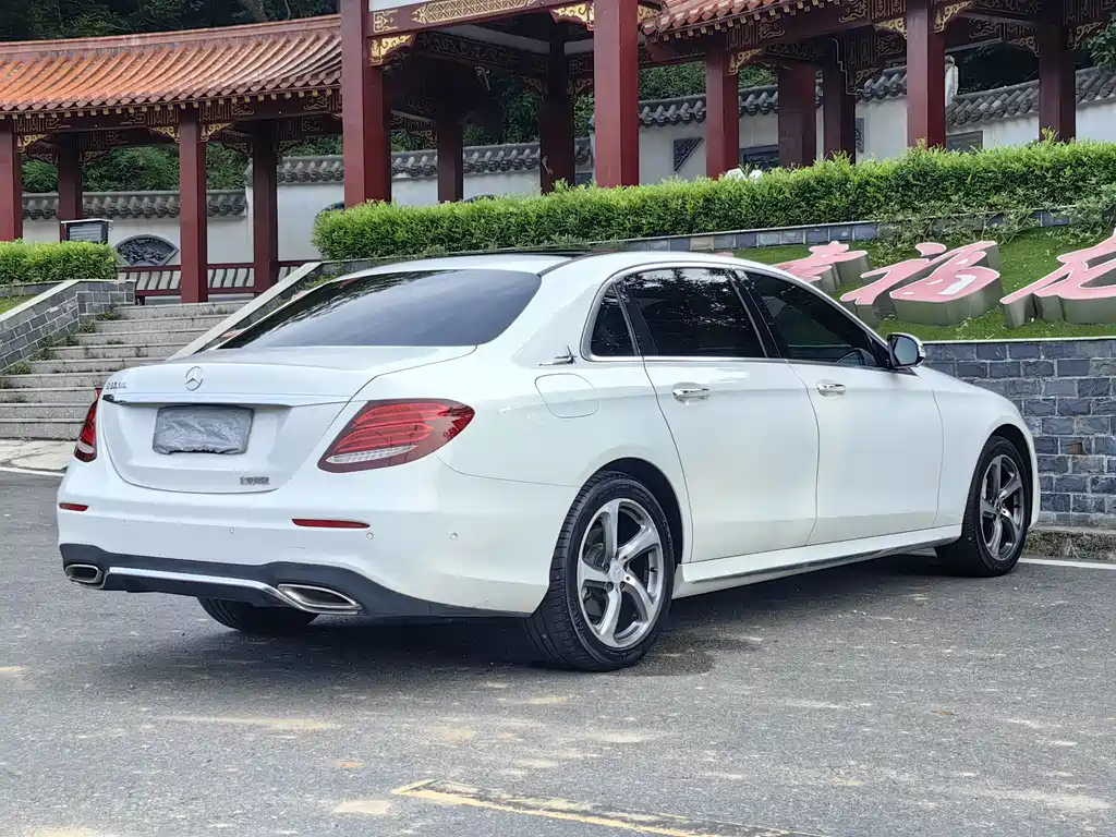 Mercedes-Benz E-Class 2019 — фото 9