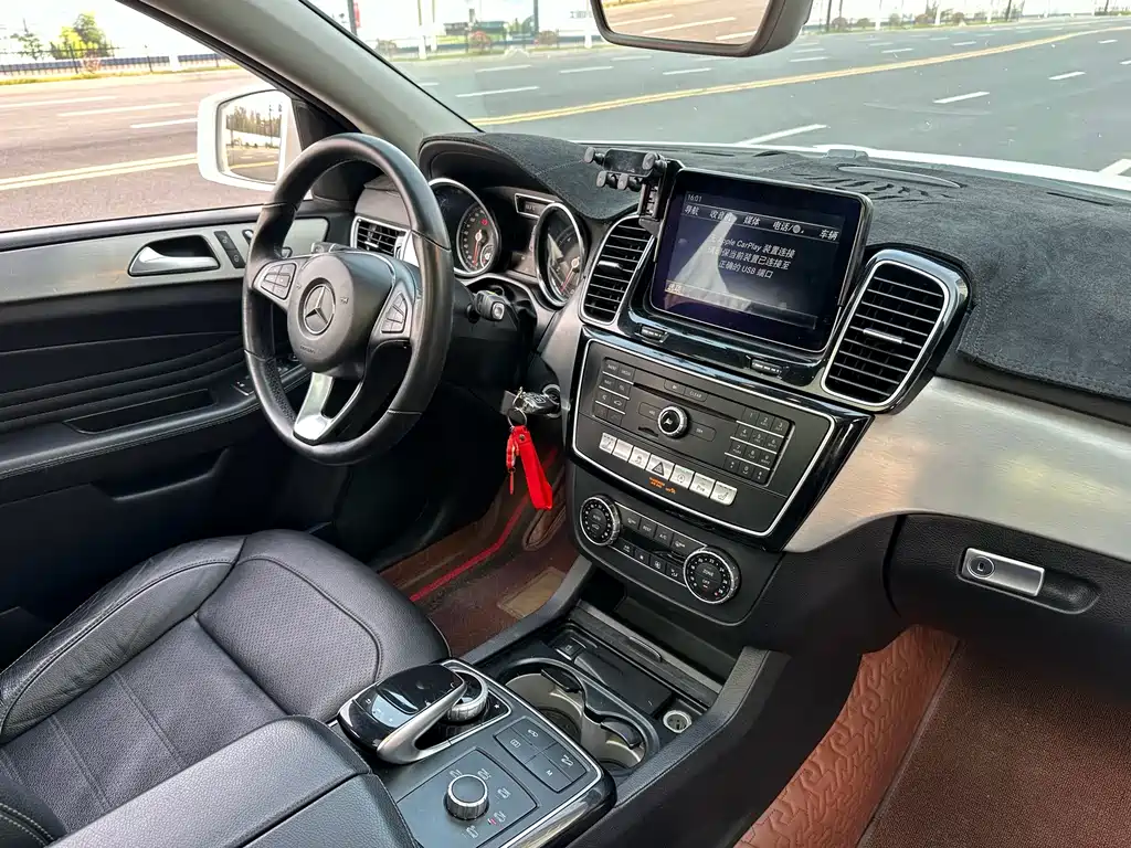 Mercedes-Benz GLE Coupe 2017 — фото 13