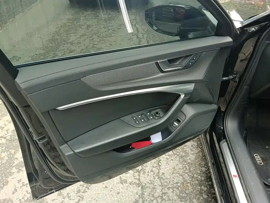 Audi A6L 2022