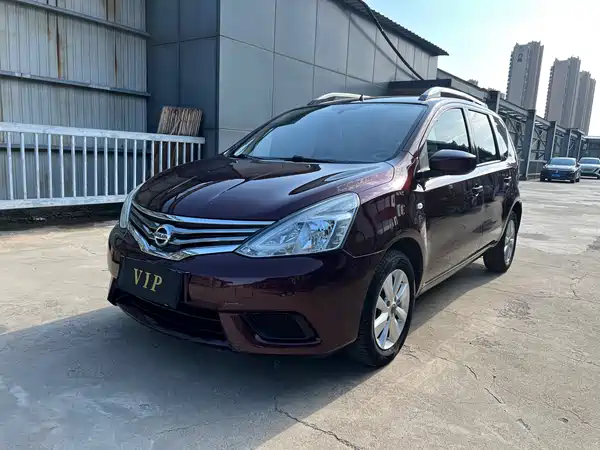 Nissan Livina 2013
