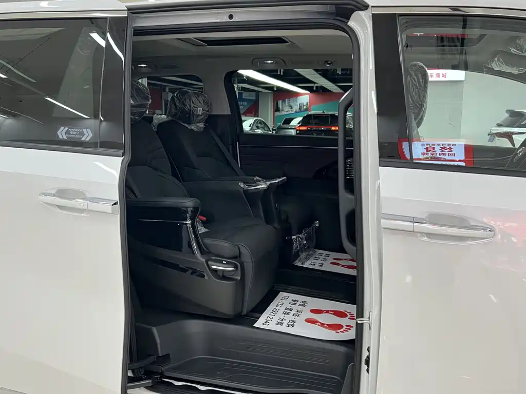 GAC Motor Trumpchi M8 2026 — фото 13