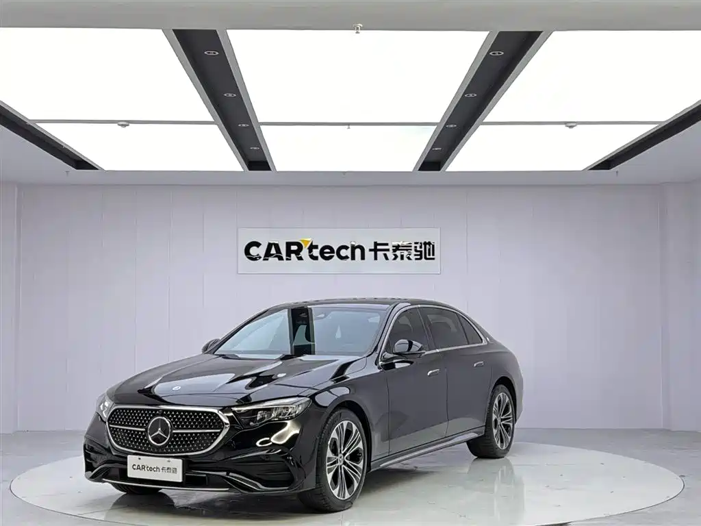 Mercedes-Benz E-Class 2024 — фото 1