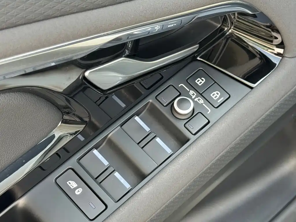 Land Rover Evoque 2021 — фото 13