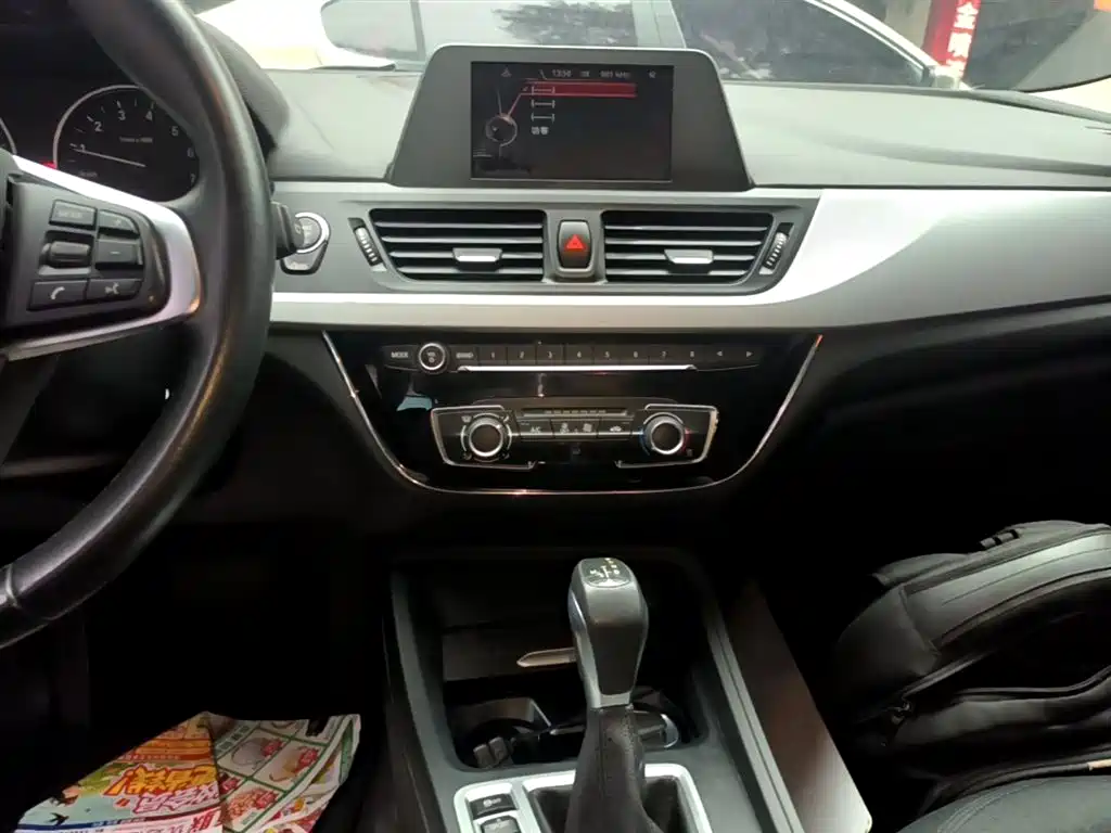 BMW 1 Series 2017 — фото 13