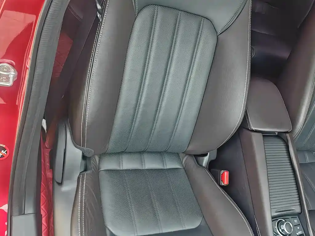Mazda CX-4 2017 — фото 11
