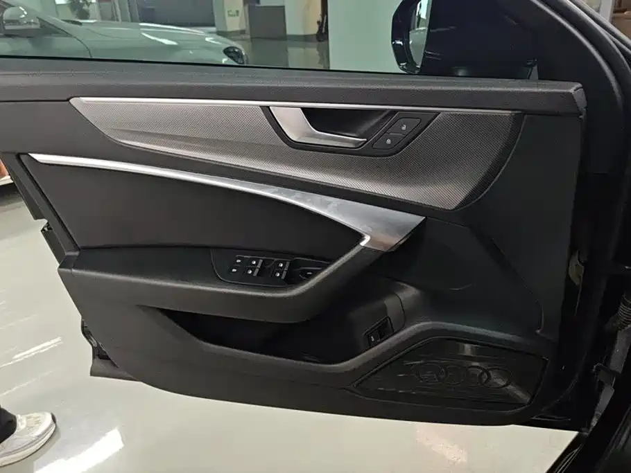 Audi A6L 2020
