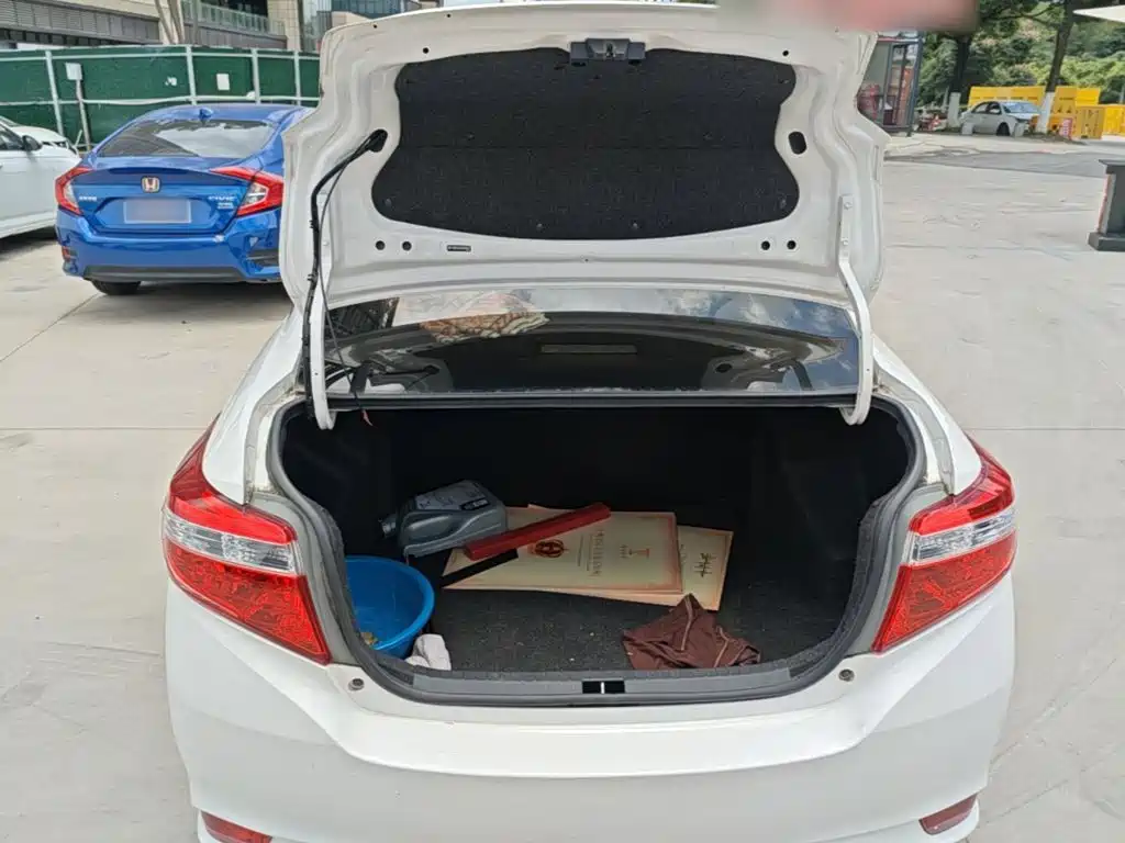 Toyota Vios 2015 — фото 19