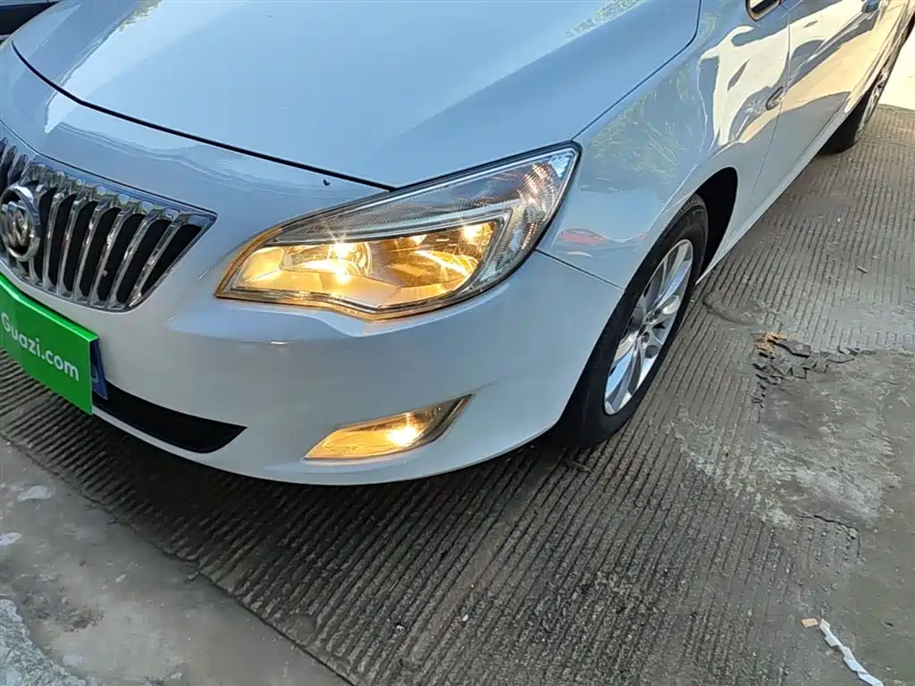 Buick Excelle 2015 — фото 18