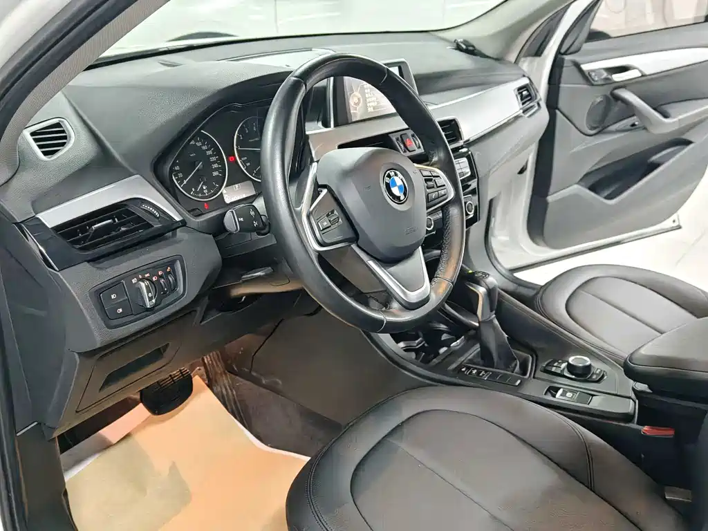 BMW X1 2017 — фото 14