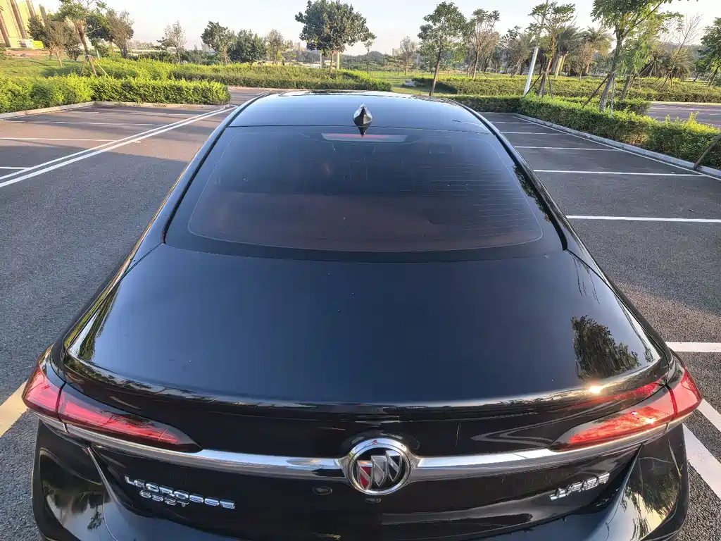 Buick LaCrosse 2020 — фото 28