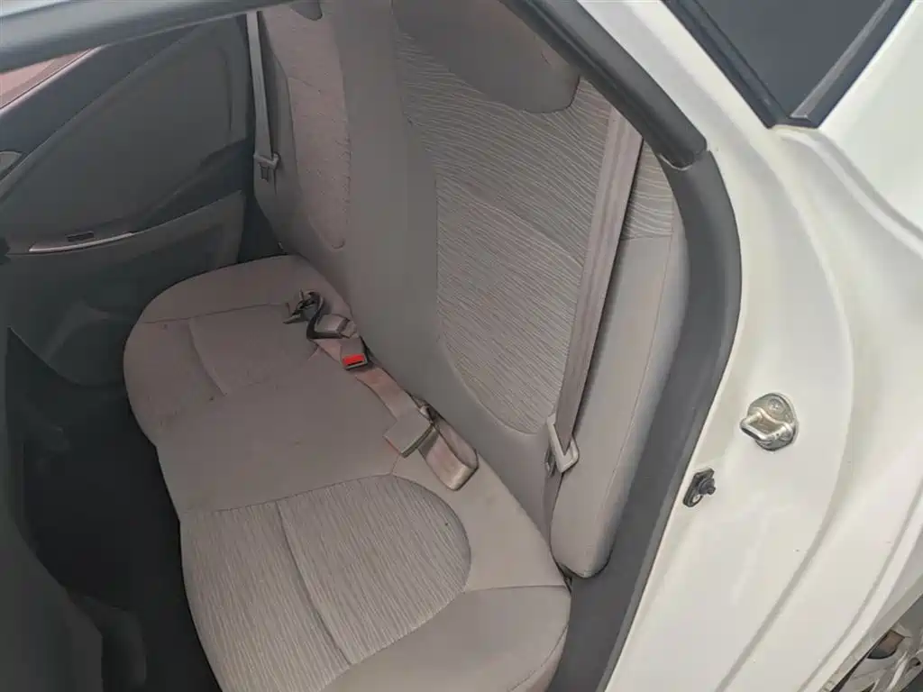 Hyundai Verna 2016 — фото 17