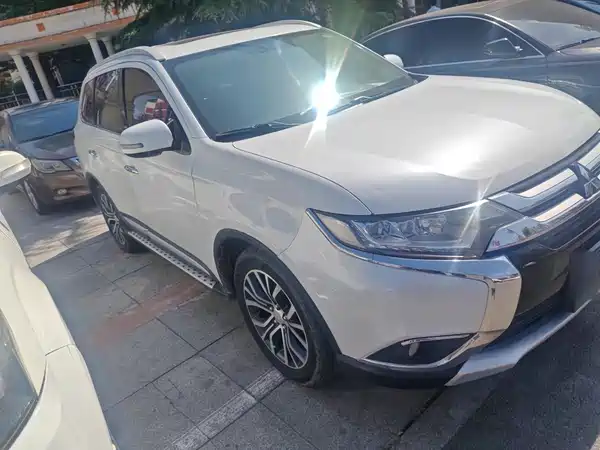Mitsubishi Outlander 2018