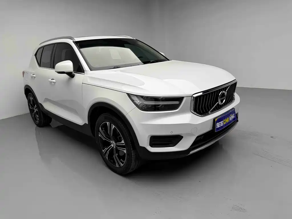 Volvo XC40 2022 — фото 8