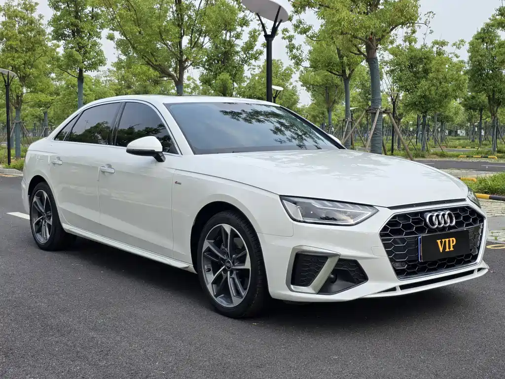 Audi A4L 2022 — фото 3