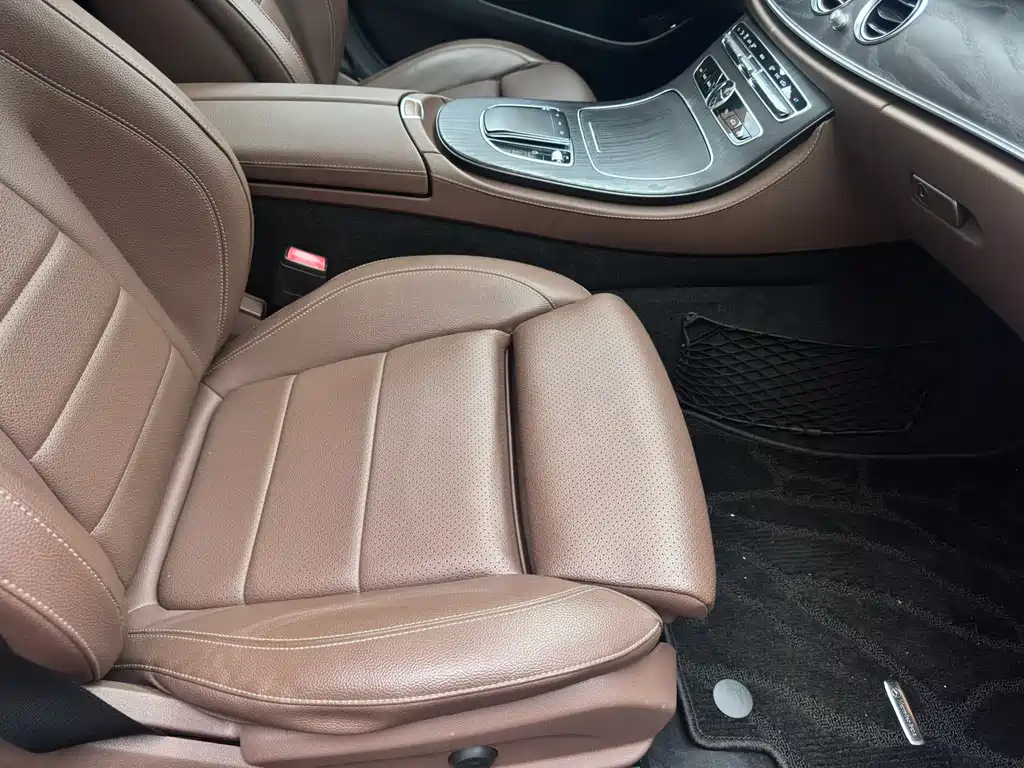 Mercedes-Benz E-Class 2019 — фото 14