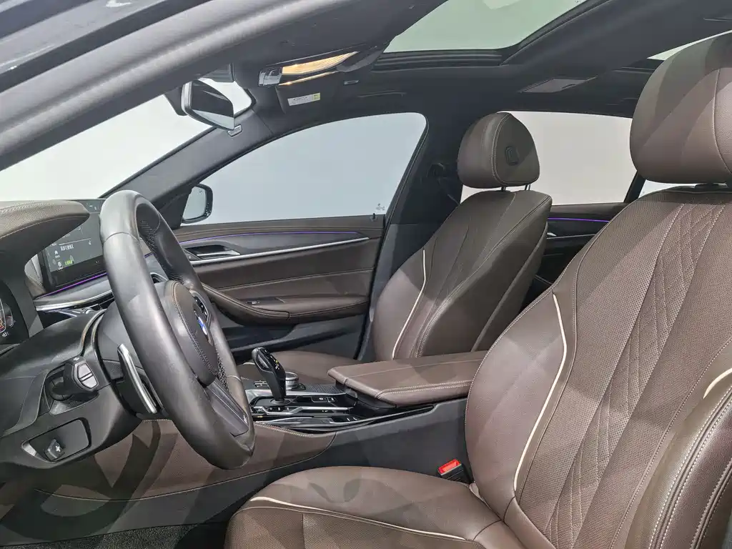 BMW 5 Series 2022