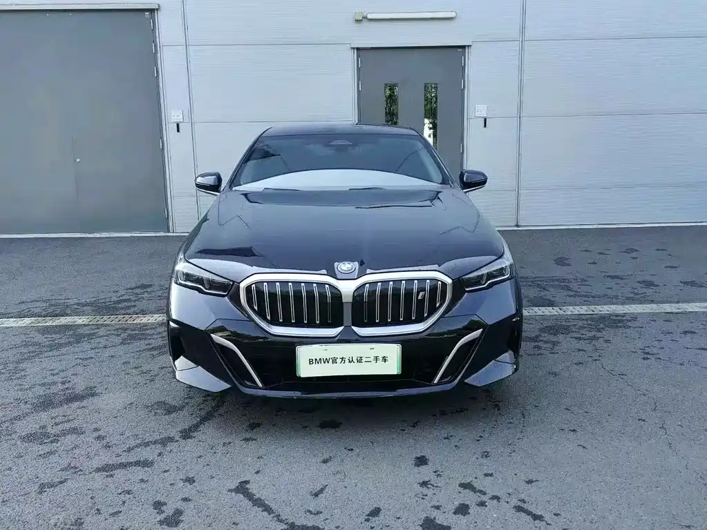 BMW i5 2025 — фото 3