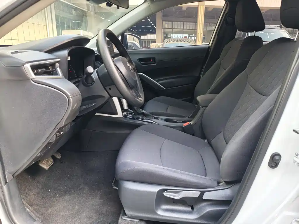 Toyota Corolla Cross 2023 — фото 10