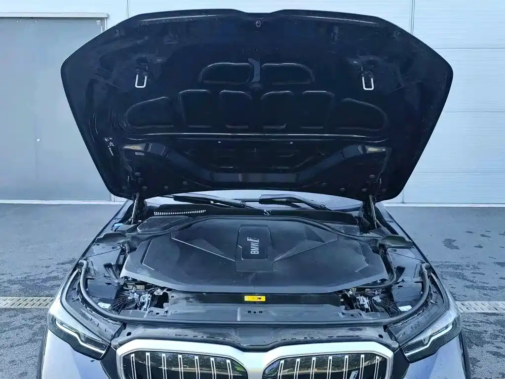 BMW i5 2025 — фото 13