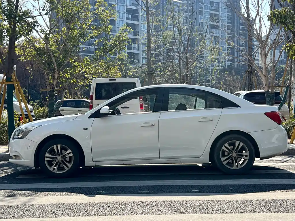 Chevrolet Cruze 2015 — фото 8