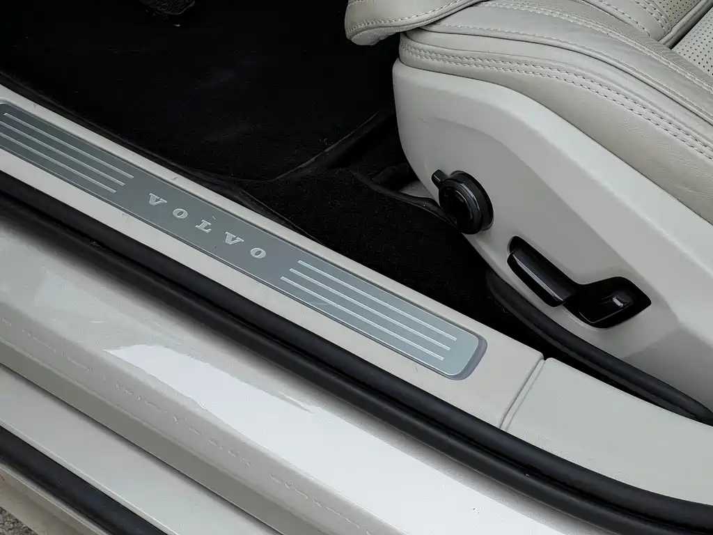 Volvo S90 PHEV 2019 — фото 22