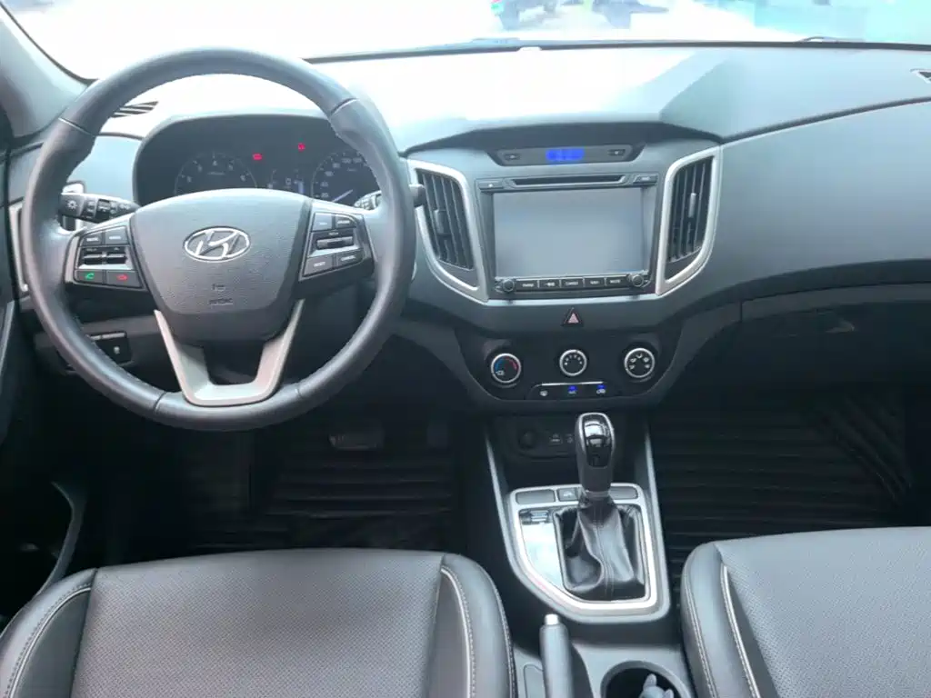 Hyundai ix25 2015 — фото 10