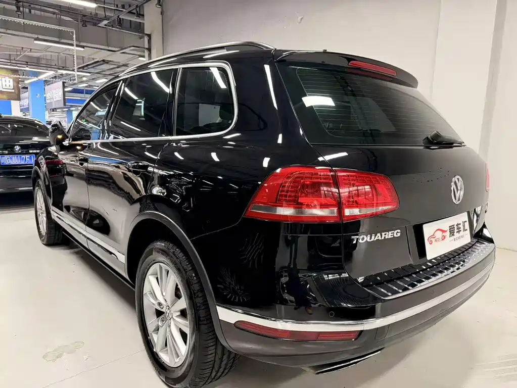 Volkswagen Touareg 2016 — фото 13