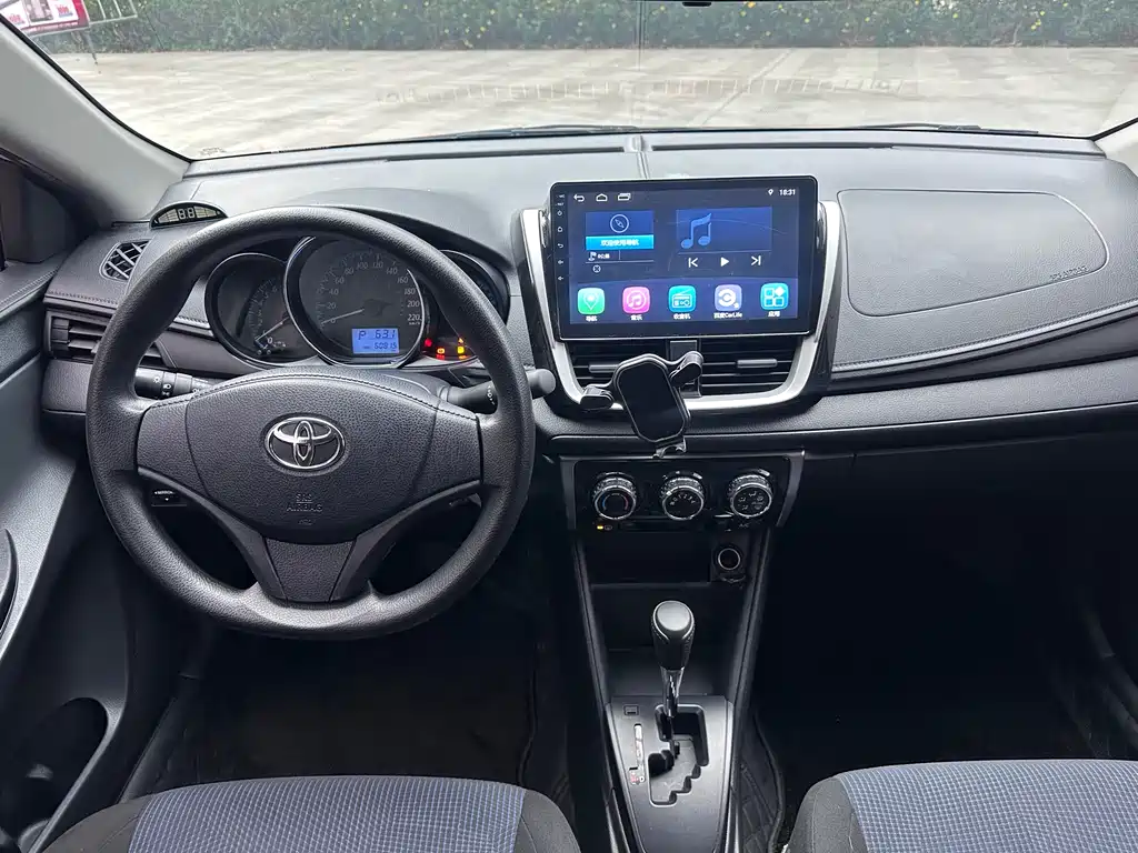 Toyota Yaris L 2019 — фото 6