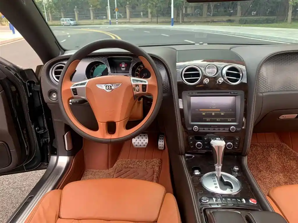 Bentley Flying Spur 2012 — фото 19