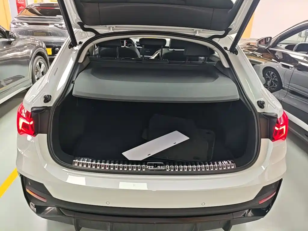 Audi Q3 Sportback 2022 — фото 19