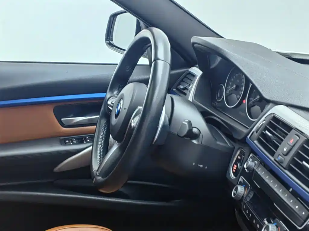 BMW 3 Series 2017 — фото 22