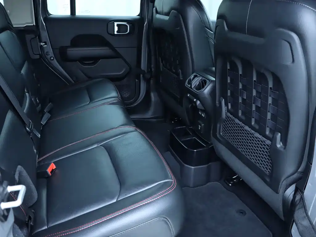 Jeep Wrangler 2023 — фото 13