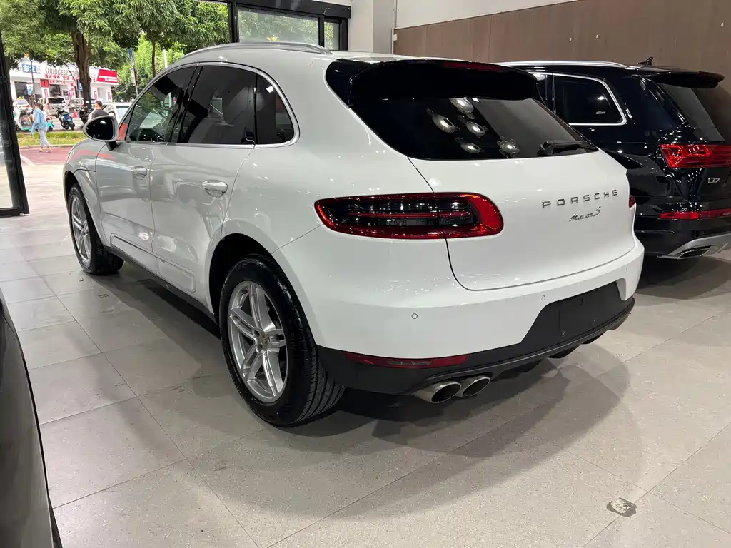 Porsche Macan 2018 — фото 10