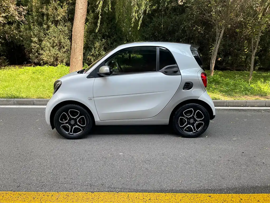 smart fortwo 2018 — фото 2