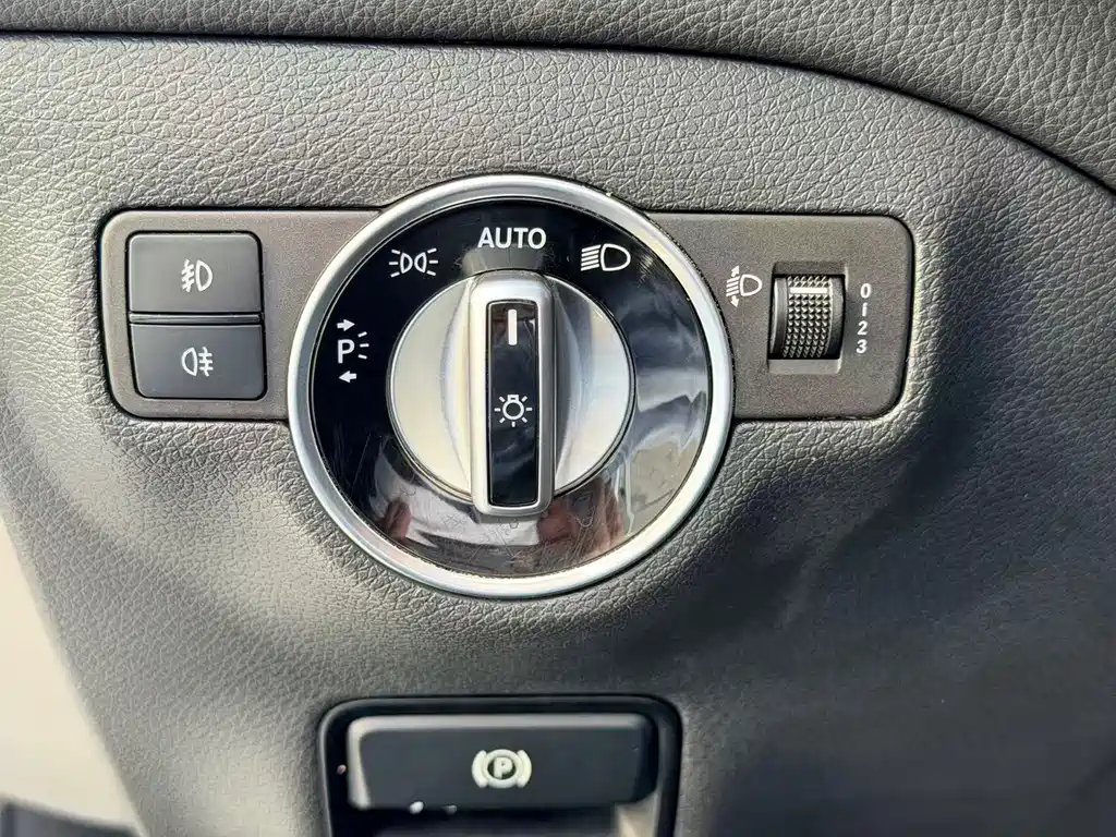 Mercedes-Benz GLA 2016 — фото 25