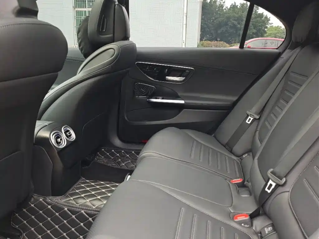 Mercedes-Benz C-Class 2025