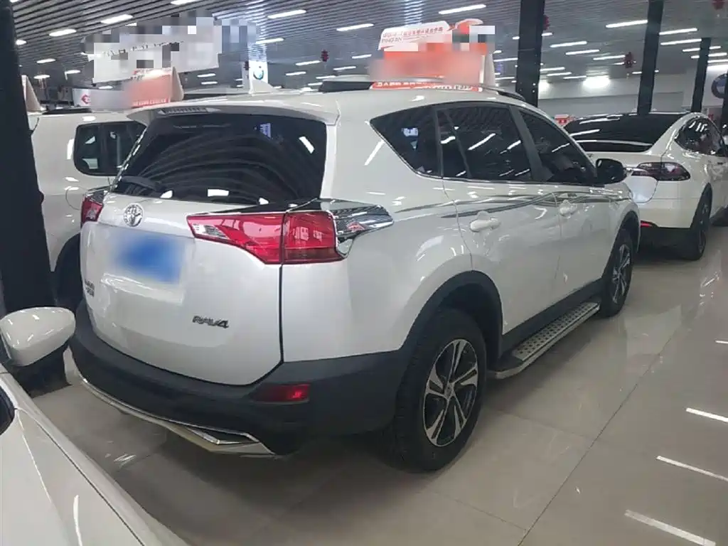 Toyota RAV4 2016 — фото 7
