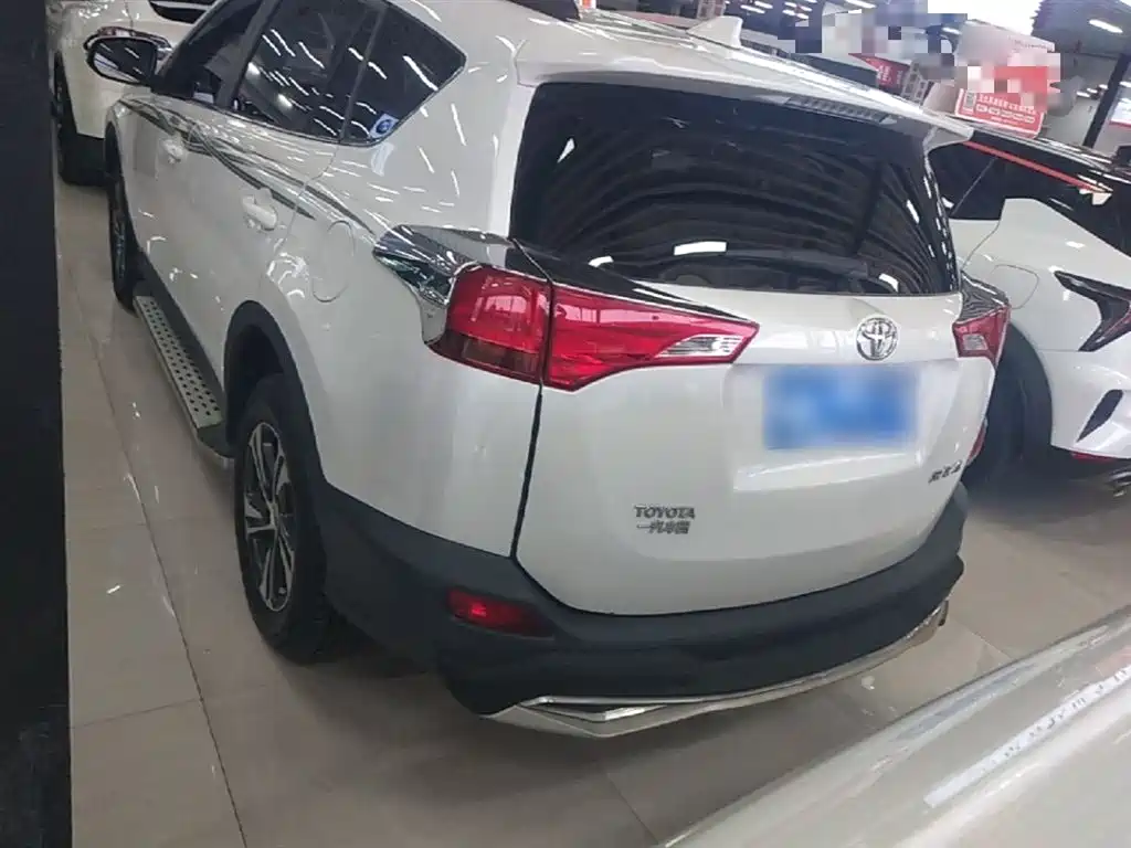 Toyota RAV4 2016 — фото 6