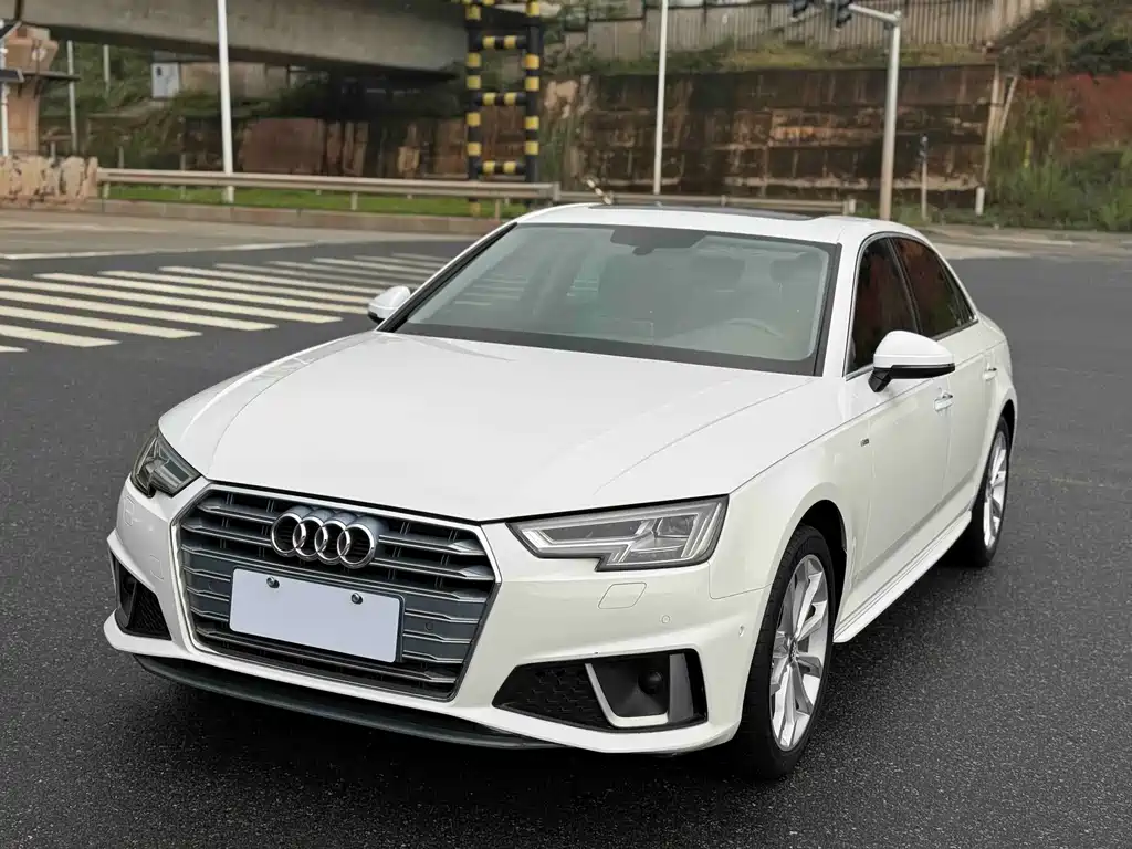 Audi A4L 2019 — фото 1