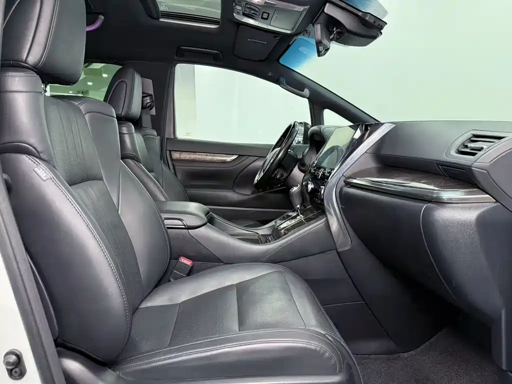 Toyota Vellfire 2021 — фото 10