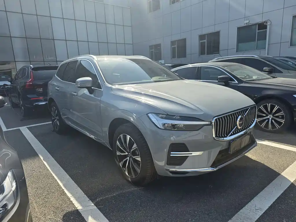 Volvo XC60 2025 — фото 2