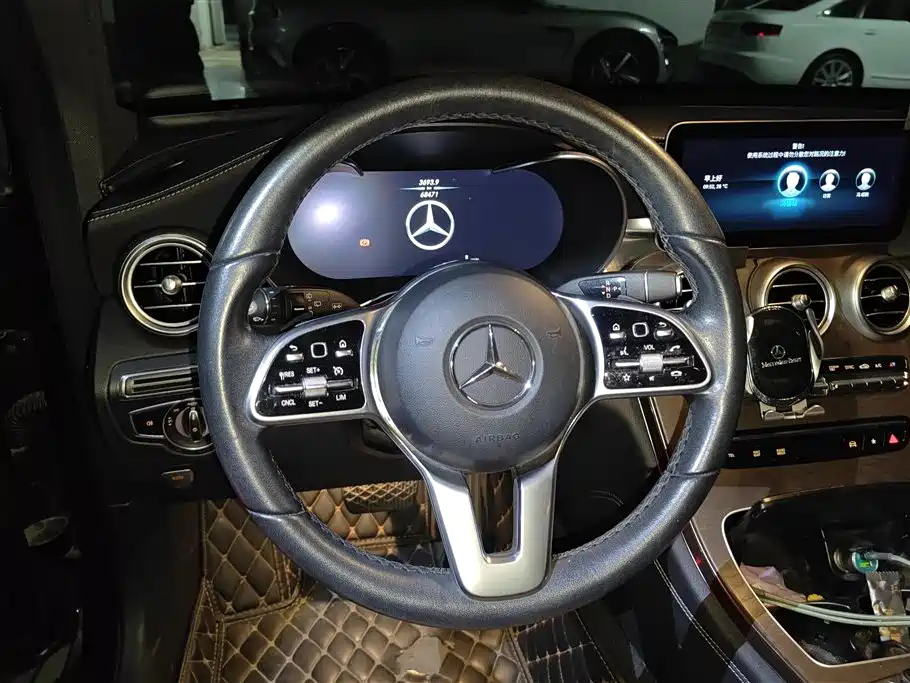 Mercedes-Benz GLC 2020 — фото 15