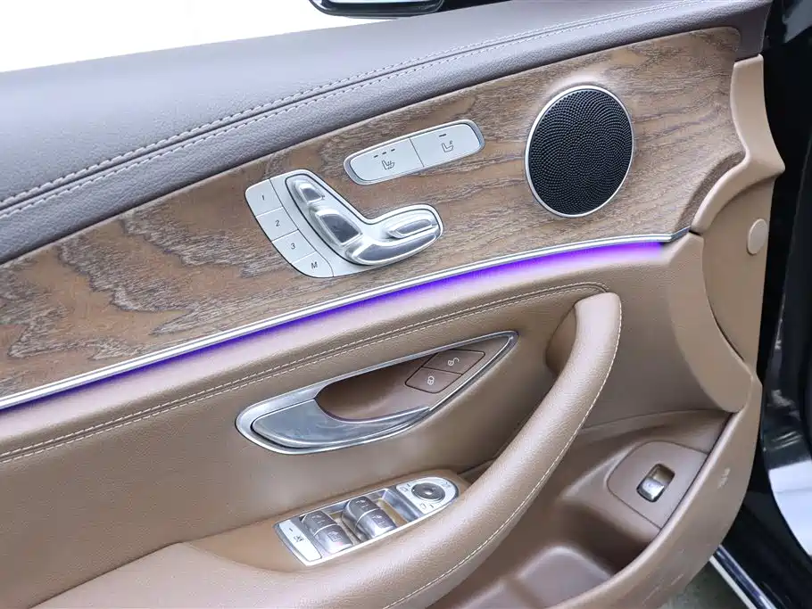 Mercedes-Benz E-Class 2021 — фото 12