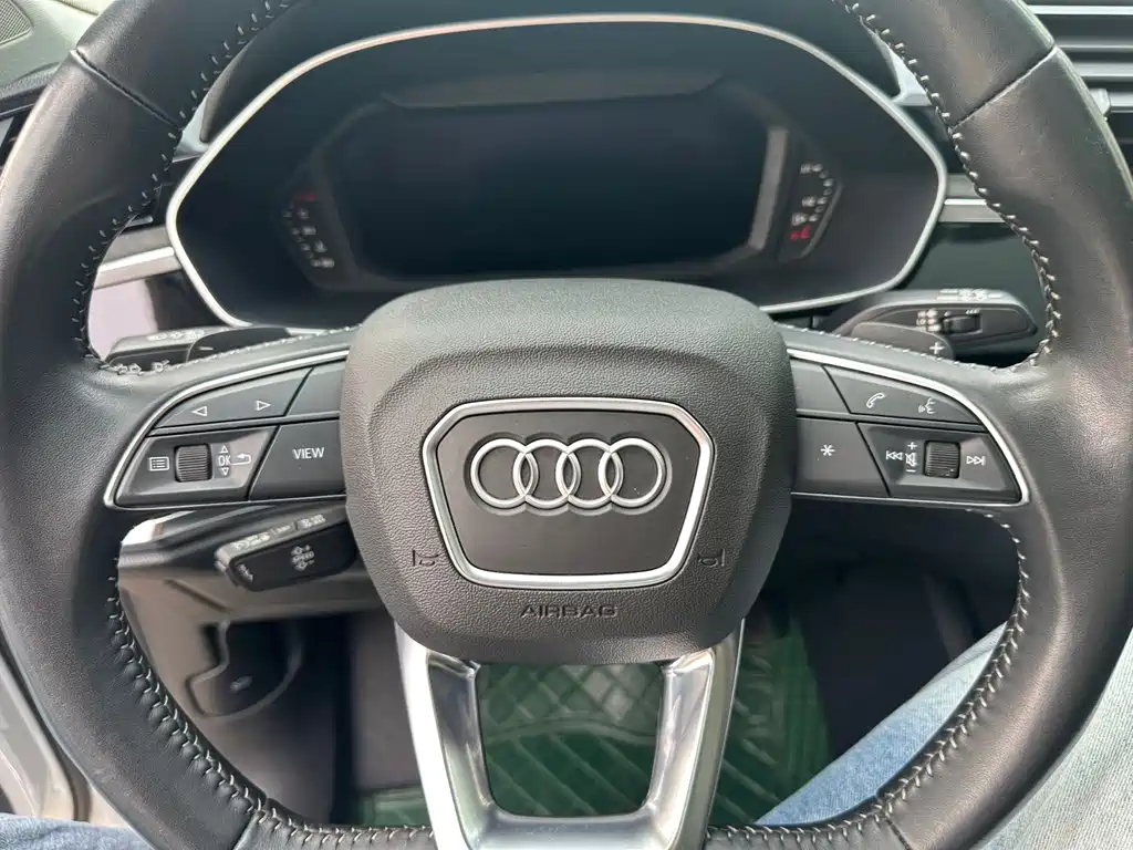 Audi Q3 2021 — фото 14